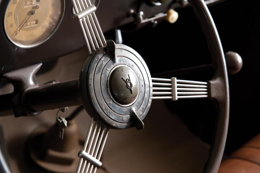 Ford DeLuxe Convertible Sedan 1936 года  (фото 9 из 20)